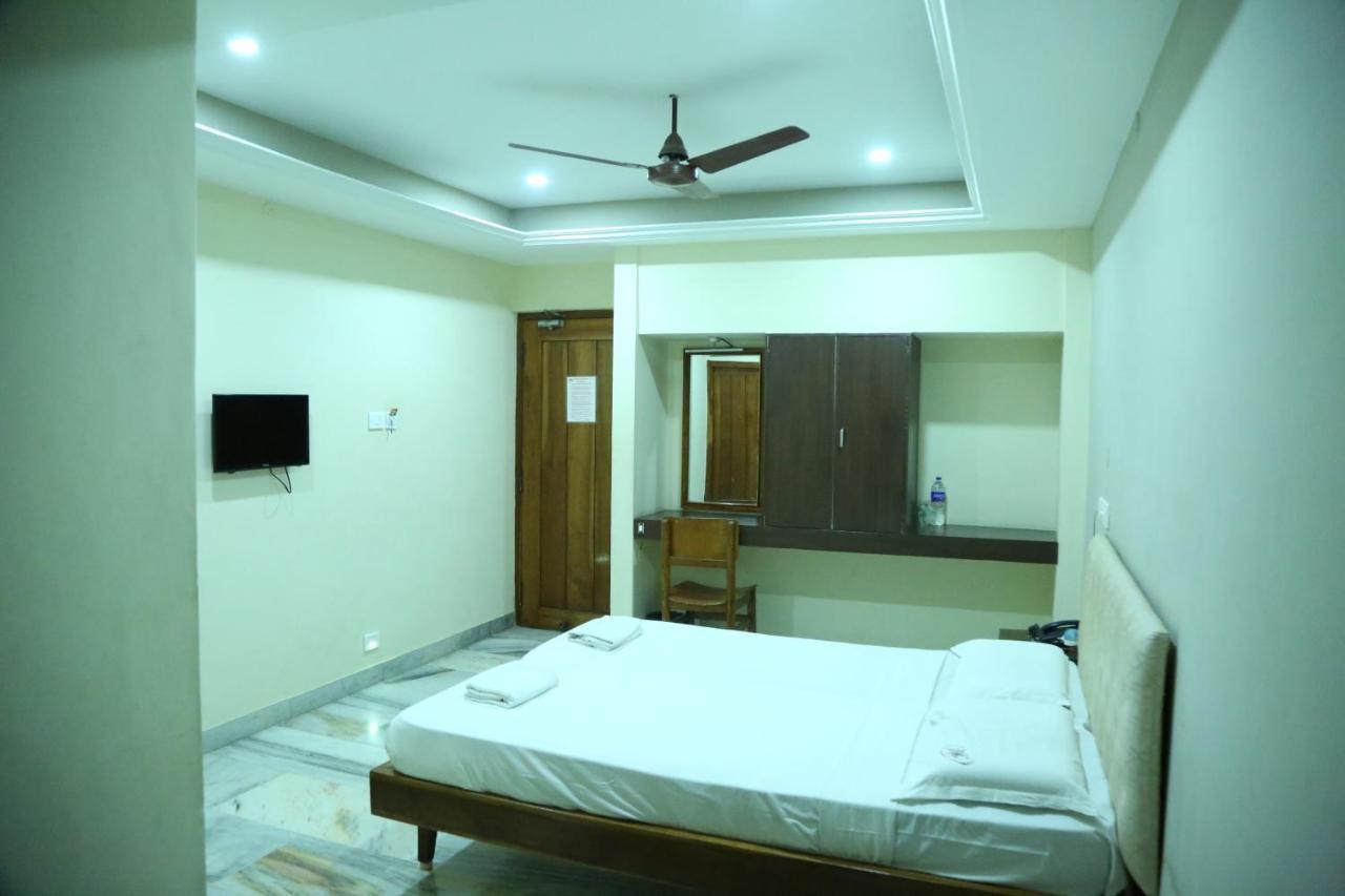 Hotel Chitra Tiruchirappalli Exterior photo